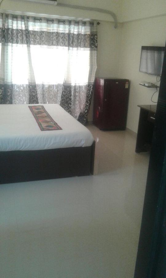 Bed and Breakfast Poonam Hieghts Мумбаи Экстерьер фото